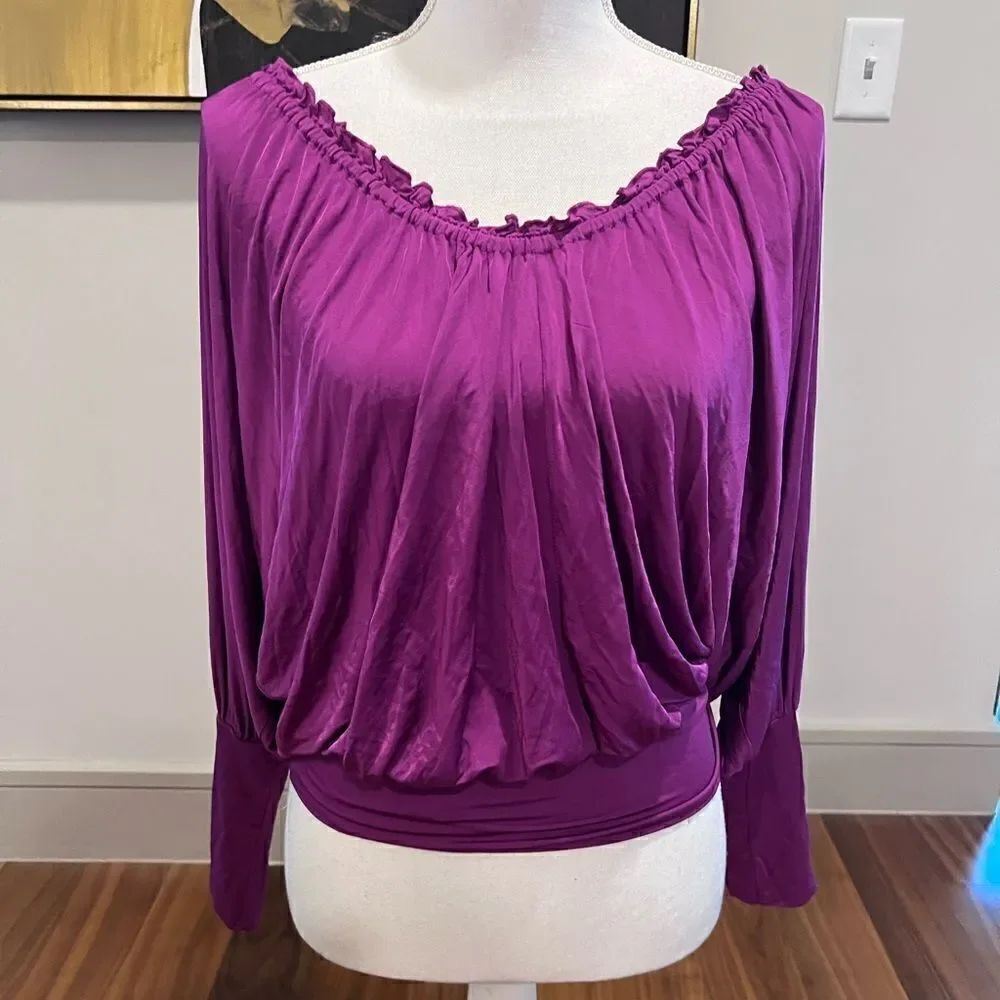 Bebe off shoulder blouse Size Small